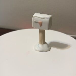 1994 Precious Moments Sugar Town Mailbox Figurine